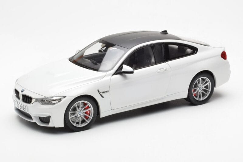BMW M4 F82 Frozen Brilliant Biały Paragon 1:18 PA-97101 Metal