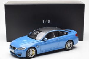 BMW M4 F82 Yas Marina Niebieski Paragon 1:18 PA-97102 Metal — zdjęcie 8 z 8