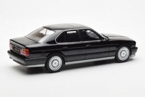 BMW M5 E34 Czarny Otto 1:18 OT690 Żywica — zdjęcie 2 z 6