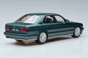 BMW M5 E34 Cecotto Edition Zielony Otto 1:18 OT968 Żywica — zdjęcie 2 z 6