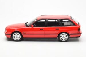 BMW M5 E34 Touring Czerwony Otto 1:18 OT951 Żywica — zdjęcie 3 z 6