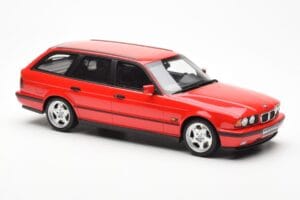 BMW M5 E34 Touring Czerwony Otto 1:18 OT951 Żywica — zdjęcie 4 z 6
