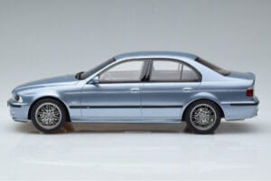 BMW M5 E39 Silverwater Niebieski Otto 1:18 OT554 Żywica — zdjęcie 3 z 6