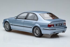 BMW M5 E39 Silverwater Niebieski Otto 1:18 OT554 Żywica — zdjęcie 5 z 6