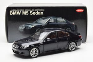 BMW M5 E60 Carbon Czarny Kyosho 1:18 08593BK Metal — zdjęcie 8 z 8
