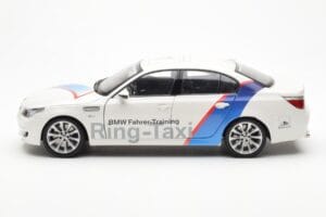 BMW M5 E60 Ring Taxi Nurburgring Kyosho 1:18 08593RT Metal — zdjęcie 4 z 8