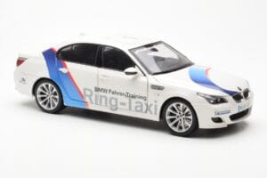 BMW M5 E60 Ring Taxi Nurburgring Kyosho 1:18 08593RT Metal — zdjęcie 6 z 8
