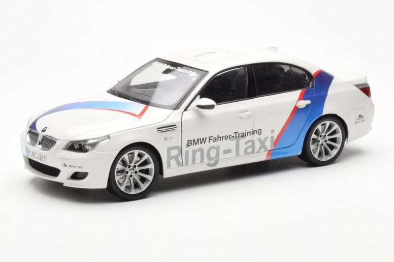 BMW M5 E60 Ring Taxi Nurburgring Kyosho 1:18 08593RT Metal
