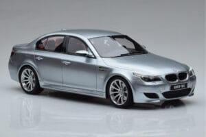 BMW M5 E60 Srebrny Otto 1:18 OT426 Żywica — zdjęcie 4 z 6