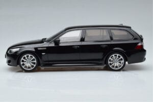 BMW M5 E61 Touring Czarny Otto 1:18 OT1020 Żywica — zdjęcie 3 z 6