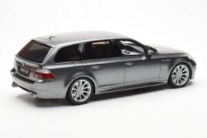 BMW M5 E61 Touring Szary Otto 1:18 OT189 Żywica — zdjęcie 2 z 6