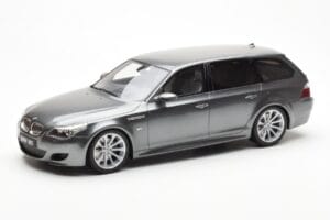 BMW M5 E61 Touring Szary Otto 1:18 OT189 Żywica