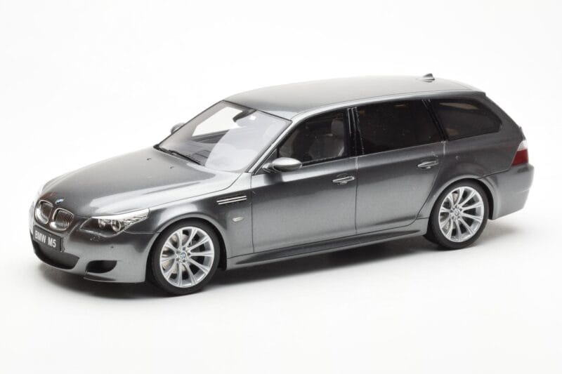BMW M5 E61 Touring Szary Otto 1:18 OT189 Żywica