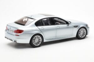 BMW M5 F10 Silverstone Srebrny Paragon 1:18 80432186353 Metal — zdjęcie 3 z 8