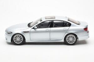 BMW M5 F10 Silverstone Srebrny Paragon 1:18 80432186353 Metal — zdjęcie 4 z 8