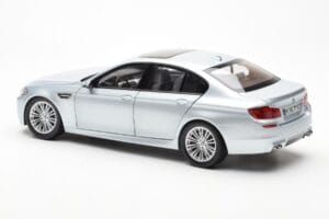 BMW M5 F10 Silverstone Srebrny Paragon 1:18 80432186353 Metal — zdjęcie 7 z 8