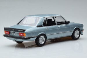 BMW M535i E12 Niebieski Norev 1:18 183269 Metal — zdjęcie 2 z 6