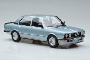 BMW M535i E12 Niebieski Norev 1:18 183269 Metal — zdjęcie 4 z 6