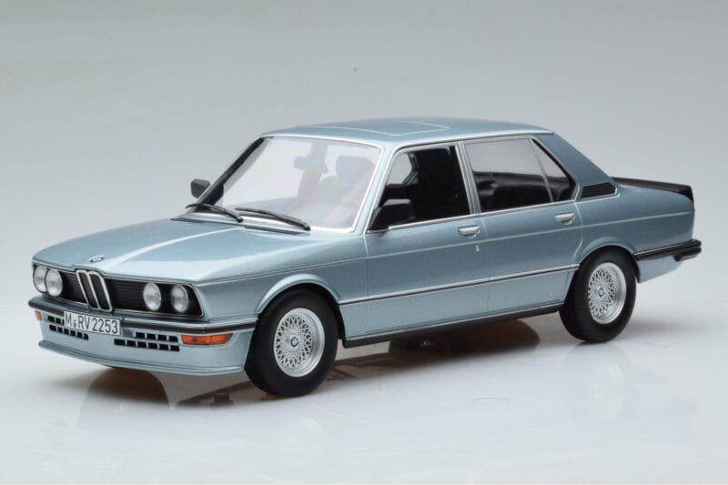 BMW M535i E12 Niebieski Norev 1:18 183269 Metal