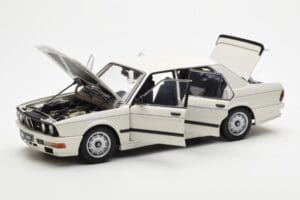 BMW M535i E28 Alpine Biały AUTOart 1:18 75161 Metal — zdjęcie 2 z 10