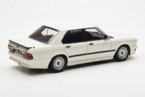 BMW M535i E28 Alpine Biały AUTOart 1:18 75161 Metal — zdjęcie 3 z 10