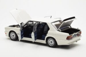 BMW M535i E28 Alpine Biały AUTOart 1:18 75161 Metal — zdjęcie 5 z 10