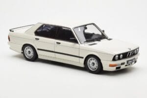 BMW M535i E28 Alpine Biały AUTOart 1:18 75161 Metal — zdjęcie 6 z 10