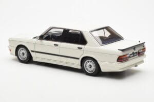 BMW M535i E28 Alpine Biały AUTOart 1:18 75161 Metal — zdjęcie 7 z 10