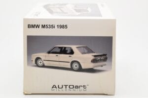 BMW M535i E28 Alpine Biały AUTOart 1:18 75161 Metal — zdjęcie 8 z 10