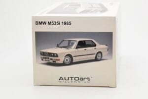 BMW M535i E28 Alpine Biały AUTOart 1:18 75161 Metal — zdjęcie 9 z 10