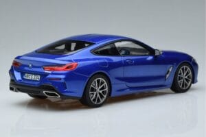 BMW M850i G15 Niebieski Metalik Norev 1:18 183286 Metal — zdjęcie 3 z 7