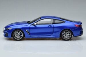 BMW M850i G15 Niebieski Metalik Norev 1:18 183286 Metal — zdjęcie 4 z 7