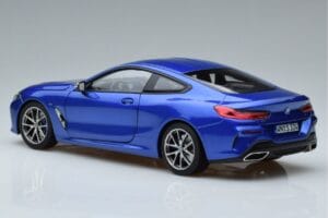 BMW M850i G15 Niebieski Metalik Norev 1:18 183286 Metal — zdjęcie 6 z 7