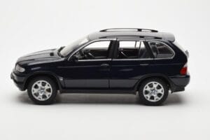 BMW X5 4.4i E53 Ciemny Niebieski Kyosho 1:18 08521DB Metal — zdjęcie 4 z 8