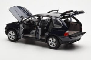 BMW X5 4.4i E53 Ciemny Niebieski Kyosho 1:18 08521DB Metal — zdjęcie 5 z 8