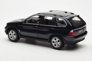 BMW X5 4.4i E53 Ciemny Niebieski Kyosho 1:18 08521DB Metal — zdjęcie 7 z 8