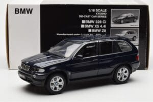 BMW X5 4.4i E53 Ciemny Niebieski Kyosho 1:18 08521DB Metal — zdjęcie 8 z 8