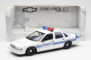 Chevrolet Caprice Sebring Policja UT Models 1:18 21029 Metal — zdjęcie 6 z 6