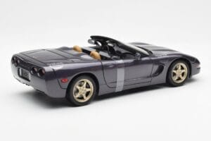 Chevrolet Corvette C5 Kabriolet Fioletowy Perłowy Metaliczny UT Models 1:18 21010 Metal — zdjęcie 2 z 6