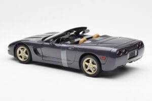 Chevrolet Corvette C5 Kabriolet Fioletowy Perłowy Metaliczny UT Models 1:18 21010 Metal — zdjęcie 5 z 6