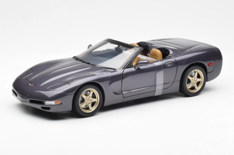 Chevrolet Corvette C5 Kabriolet Fioletowy Perłowy Metaliczny UT Models 1:18 21010 Metal