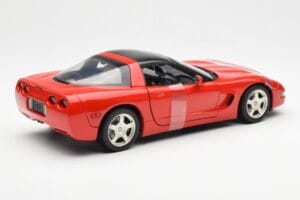 Chevrolet Corvette C5 Hardtop Czerwony UT Models 1:18 21041 Metal — zdjęcie 2 z 6