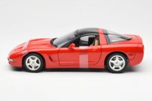Chevrolet Corvette C5 Hardtop Czerwony UT Models 1:18 21041 Metal — zdjęcie 3 z 6