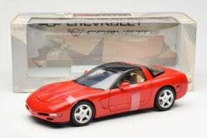 Chevrolet Corvette C5 Hardtop Czerwony UT Models 1:18 21041 Metal — zdjęcie 6 z 6
