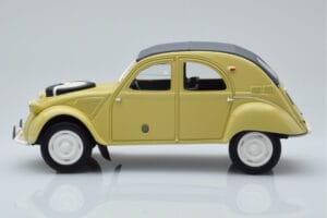 Citroen 2CV Sahara Żółty Otto 1:18 OT1027 Żywica — zdjęcie 3 z 6
