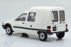 Citroen C15 D Biały Otto 1:18 OT956 Żywica — zdjęcie 5 z 6