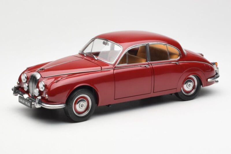 Daimler 250 V8 Czerwony Paragon 1:18 PA-98312 Metal
