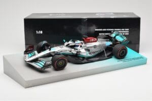 Mercedes AMG Petronas W13 E Performance #63 G. Russell Brazilian GP 1st Win 2022 Minichamps 1:18 113222163 Żywica — zdjęcie 4 z 4