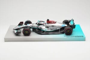 Mercedes AMG Petronas W13 E Performance #63 G. Russell Brazilian GP 1st Win 2022 Minichamps 1:18 113222163 Żywica
