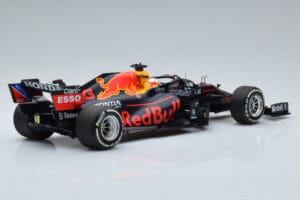 Red Bull Racing RB16B #33 M. Verstappen Abu Dhabi GP F1 World Champion 2021 Minichamps 1:18 110212333 Metal — zdjęcie 2 z 6